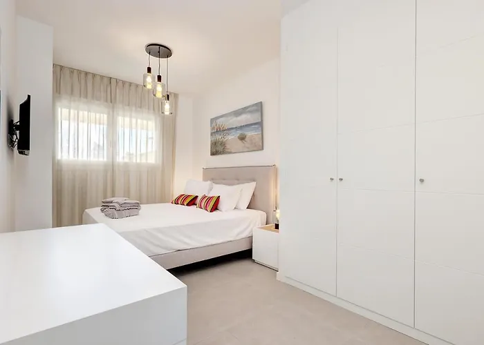 Beautiful New Build Apartamento