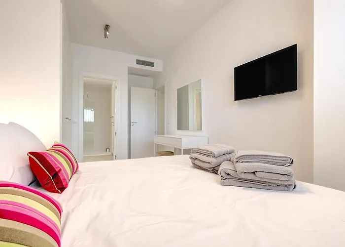 Beautiful New Build Apartamento